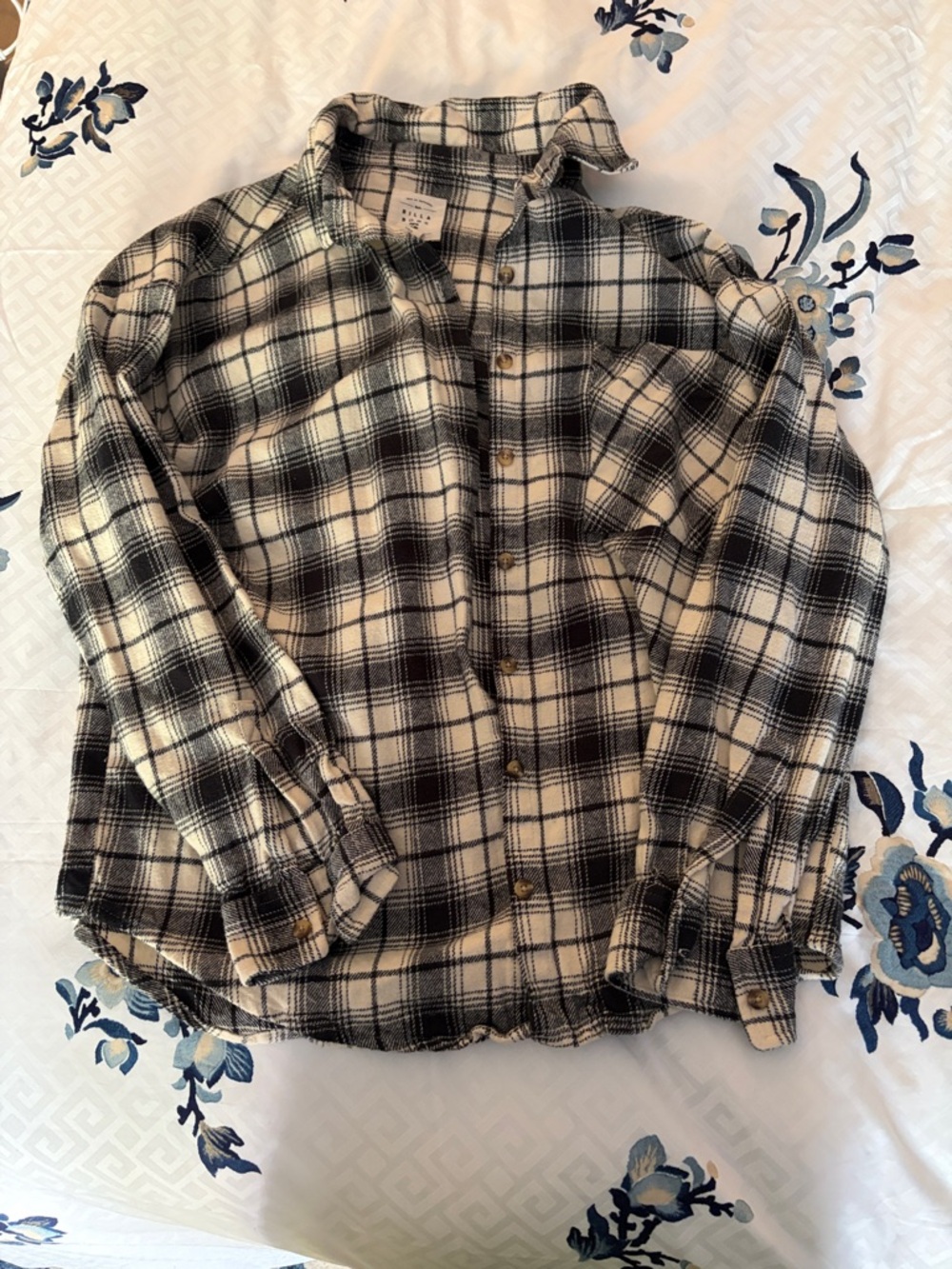 New Billa Bong Large Black and Cream Plaid Button-Up Flannel Shirt